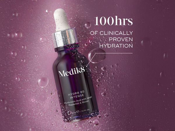 Upplev kliniskt bevisad återfuktning med Medik8 Hydr8 B5 Intense
