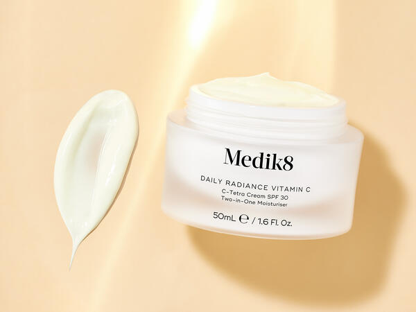 Skydda och förnya huden – varje dag med Daily Radiance Vitamin C från Medik8