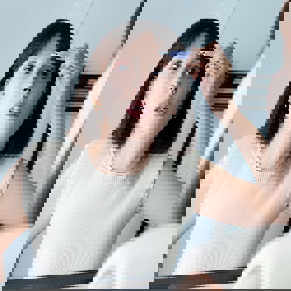 Brow Wax With Cloud Brush