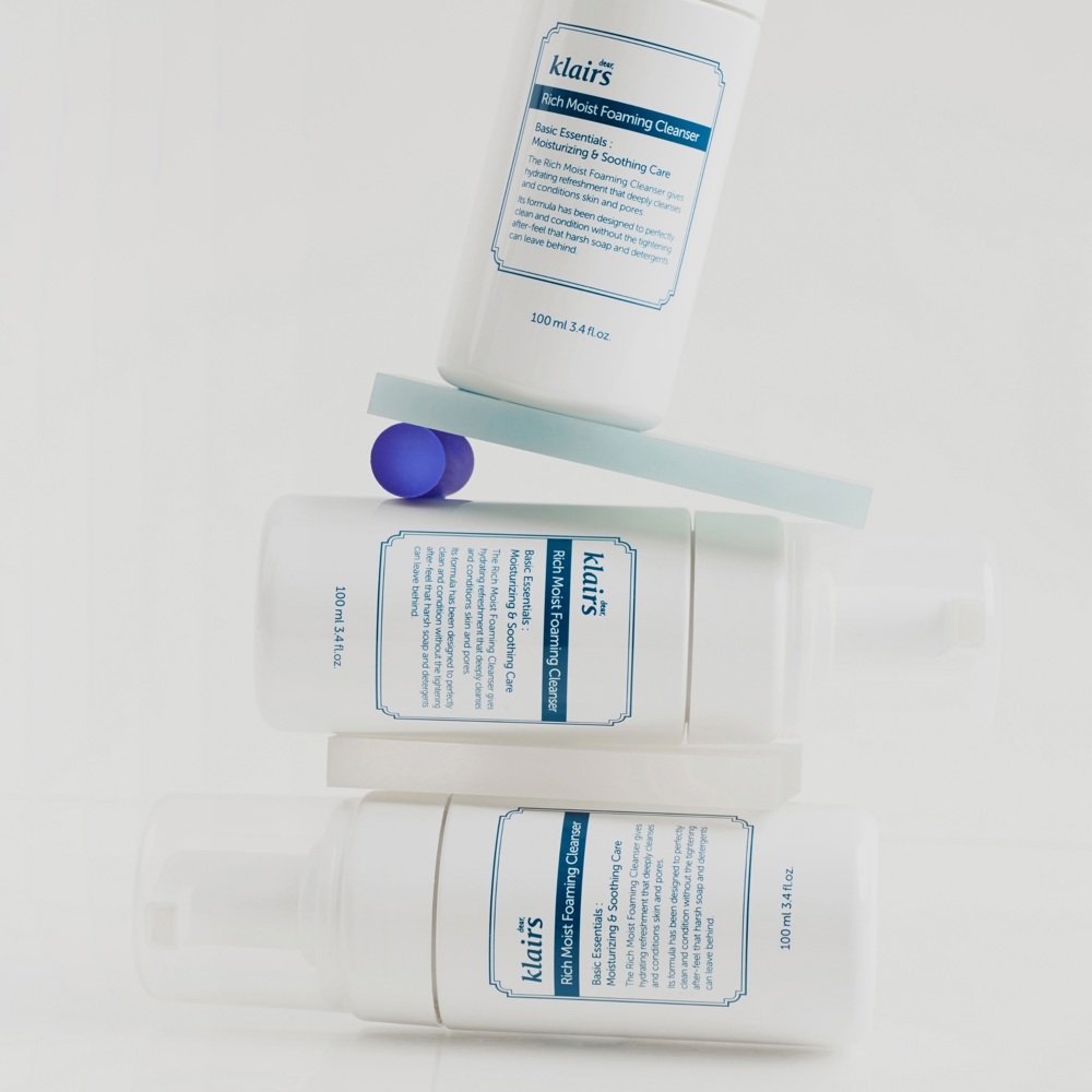 Rich Moist Foaming Cleanser, 100ml