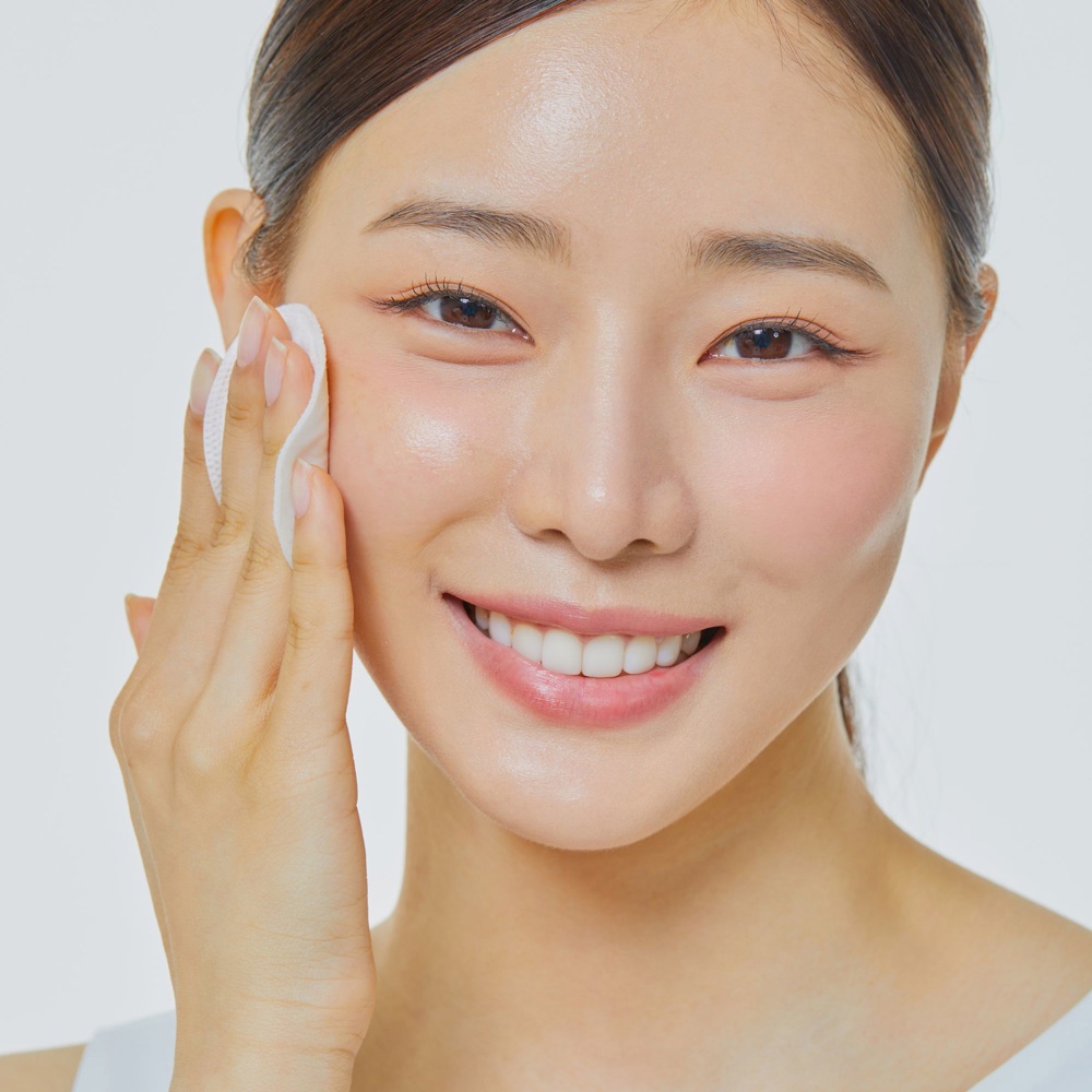 Low pH Niacinamide Micellar Cleansing Water, 400ml