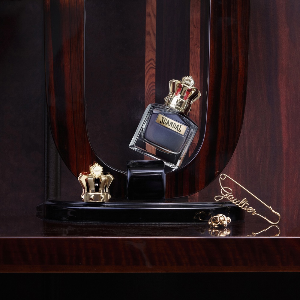 Scandal for Him, EdT