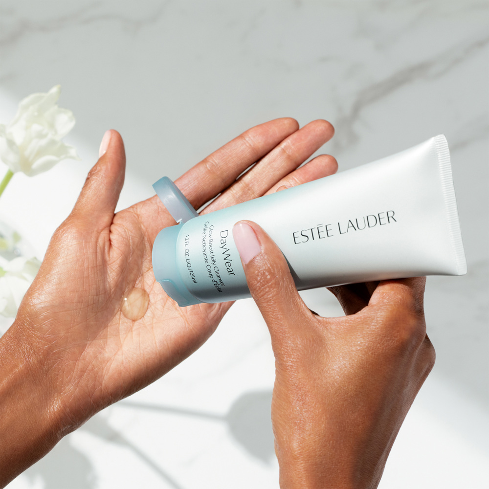 DayWear Glow Boost Jelly Cleanser