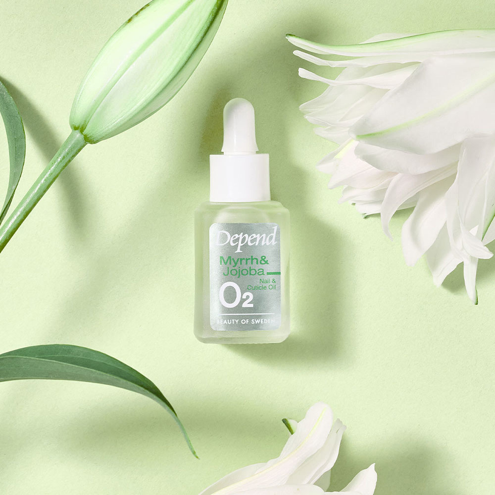 O2 Myrra & Jojoba Nail & Cuticle Oil