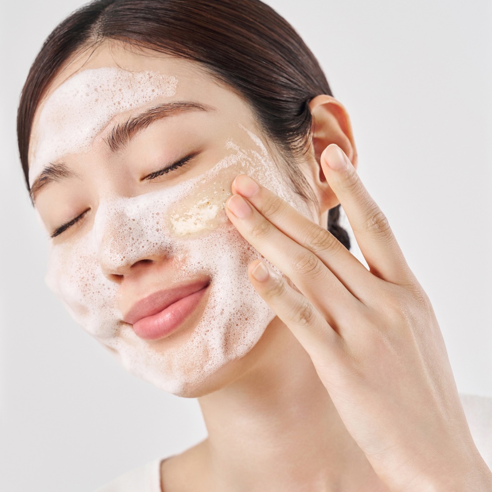 Oat-In Gentle Exfoliating Face Cleanser, 150ml